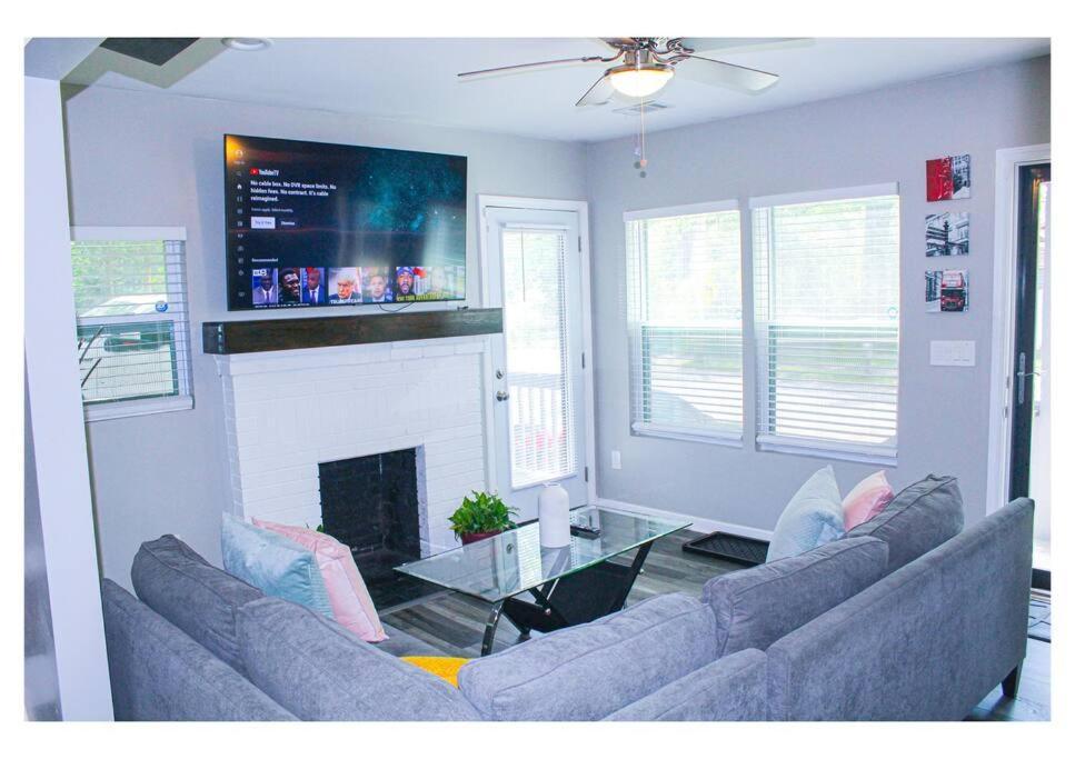 Holiday home Lovely 3br 3ba Minutes From Airport/downtown *